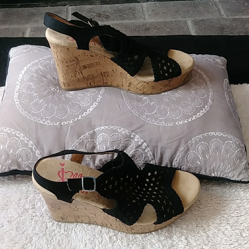 Sandals - Picture 3 of 5